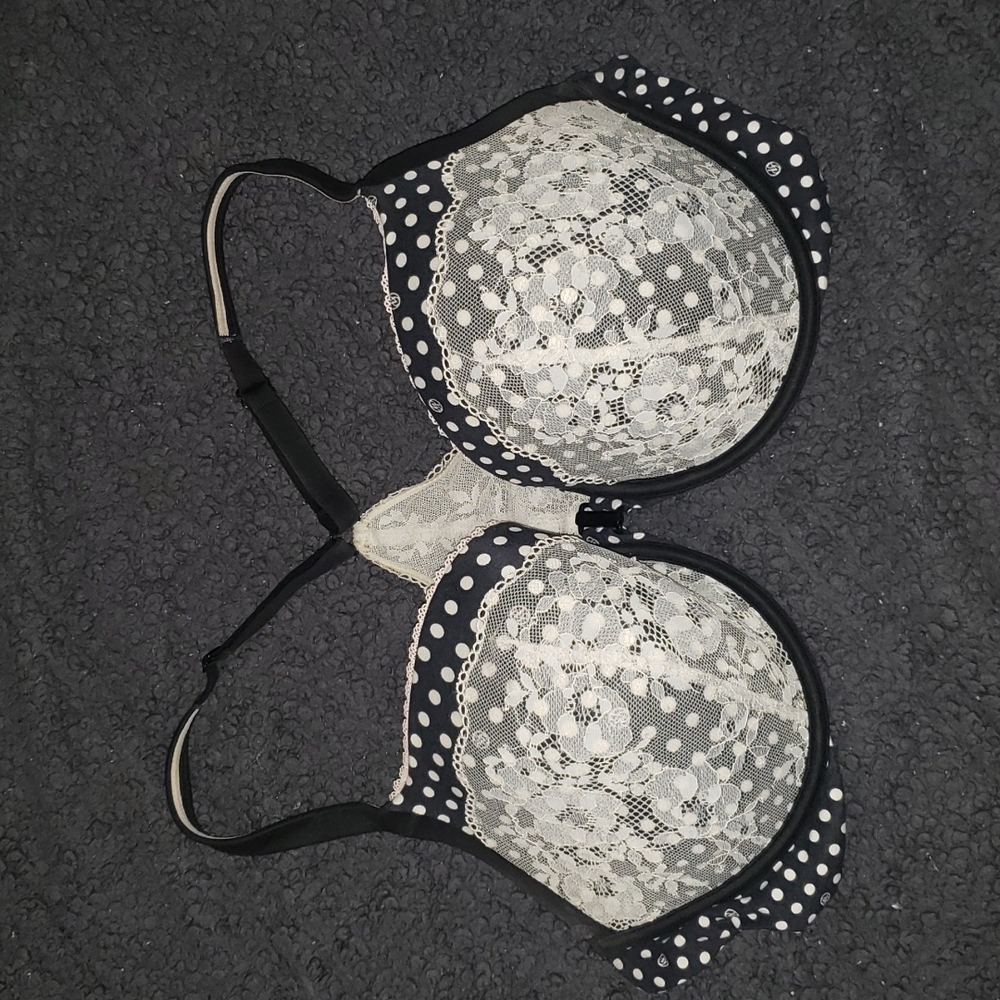 LIKE NEW VICTORIA SECRET RACERBACK BRA POLK A DOTS